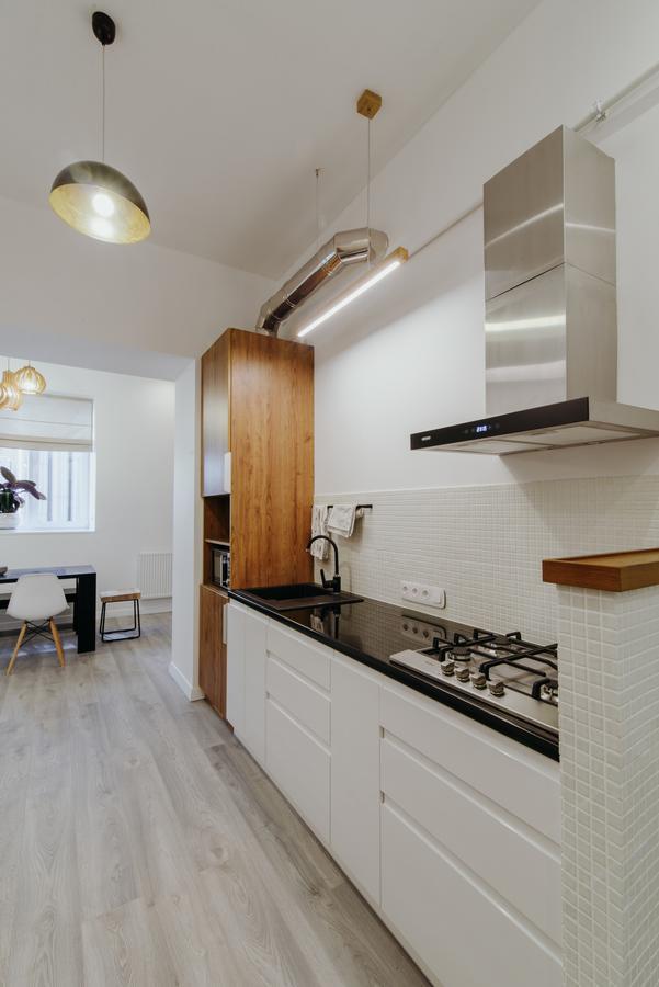 Apartment On Lesi Ukrainky Lviv Luaran gambar