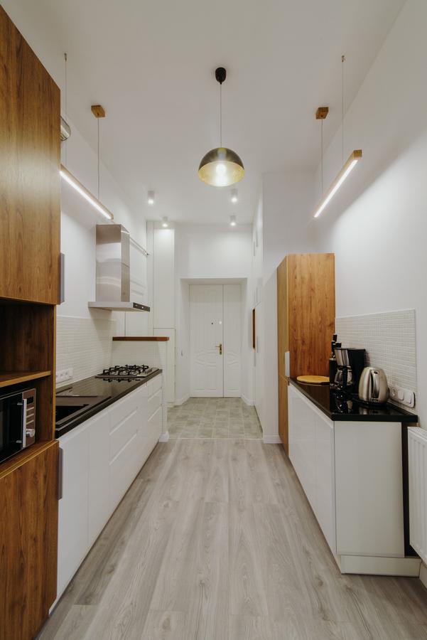 Apartment On Lesi Ukrainky Lviv Luaran gambar